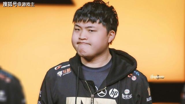 王者巅峰赛开启,UZI冲上巅峰赛榜单第7,射手胜率夸张,打开主页愣了