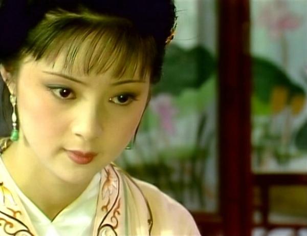 《红楼梦》里,薛宝钗和薛宝琴的姐妹情很尴尬?