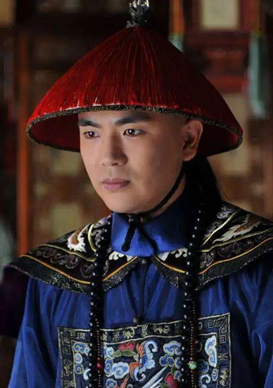 两版甄嬛传,郑晓龙的男3可以编惊鸿舞,陈凯歌的男2成了笑话