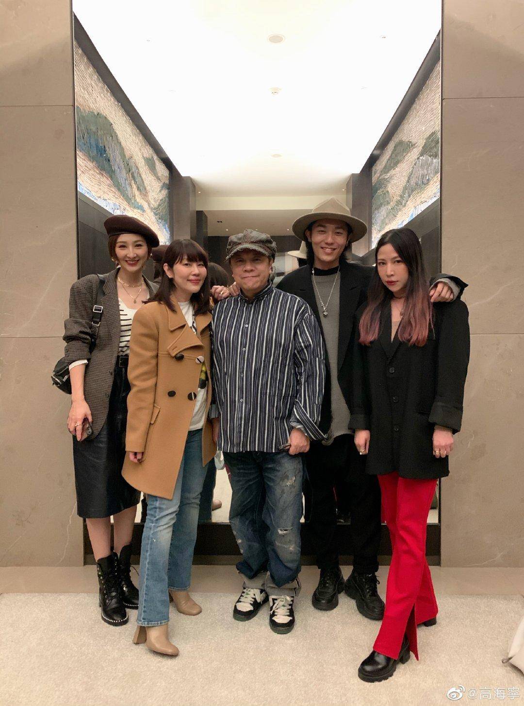 追星一族!TVB花旦高海宁新剧化身小粉丝,成功获张智霖签名