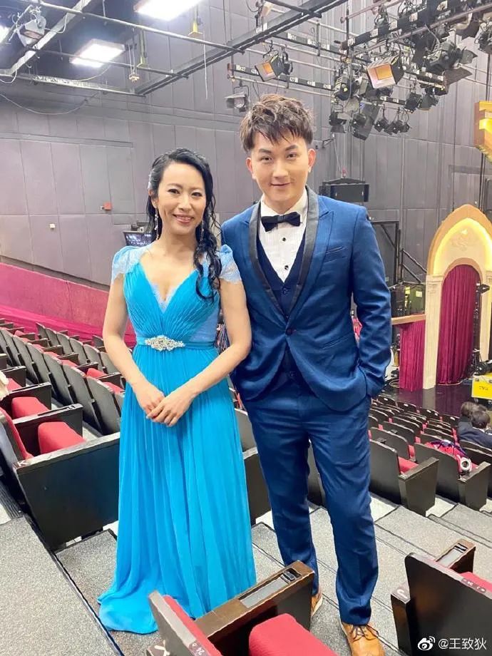 又一TVB配角因疫情落魄?跑龙套十年如今卖猪肉,亲自送货满头汗