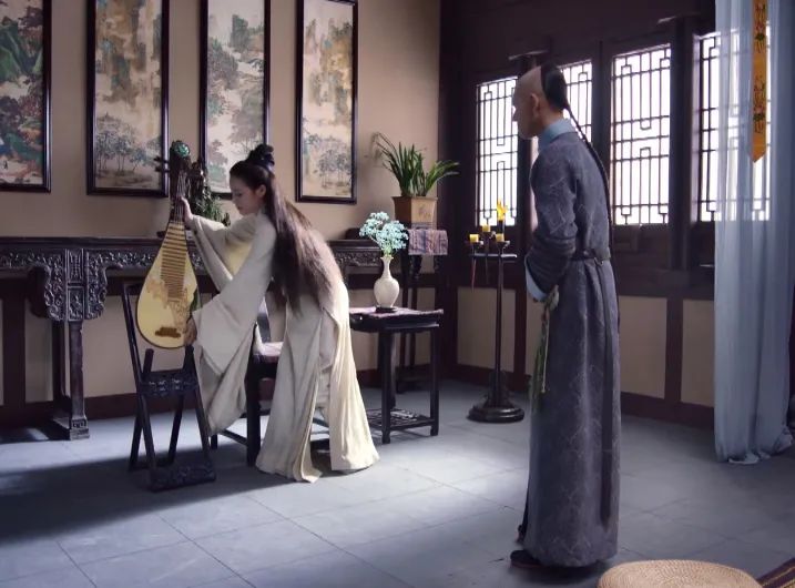 新《鹿鼎记》陈圆圆妆发简陋又丑,演员脸肿没气质,最不符原著