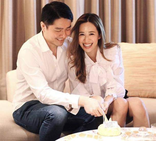 恭喜!32岁最上镜港姐签字结婚,与金融才俊男友恋爱不到一年