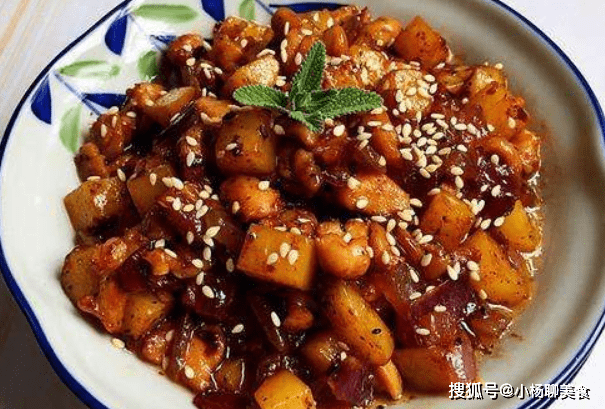 土豆搭配“它”炖一锅,原汁原味,太解馋了,吃再多也吃不够