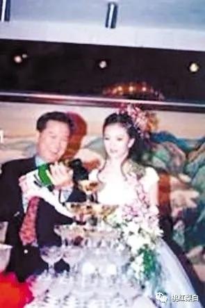 老公身家100亿住故宫隔壁,最美晴格格用得着给于正打工?