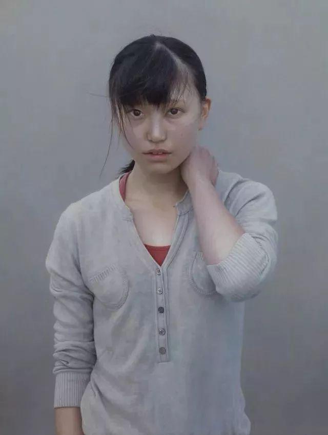 超现实主义:死磕15年,他笔下的少女图,逼真得无法想象