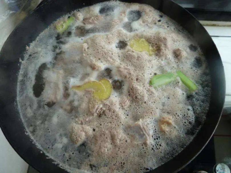 炖肉的浮沫,是精华还是脏东西?做错肉就难吃了