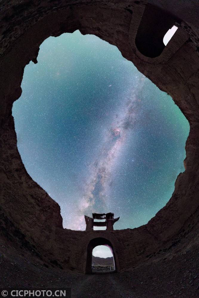 仰望天空:镜见中国绝美苍穹