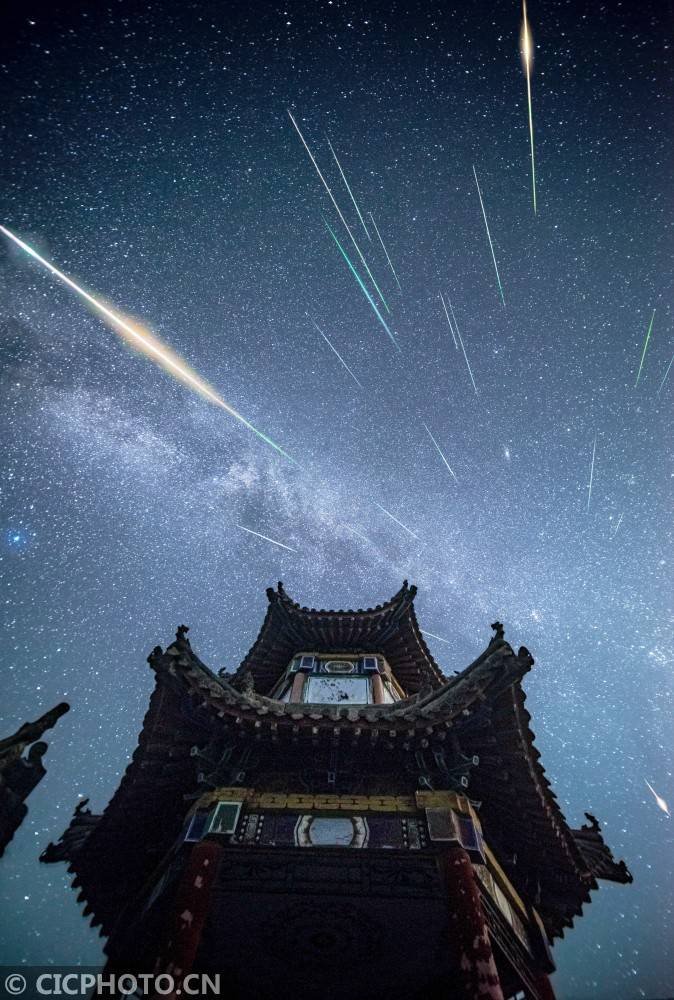 仰望天空:镜见中国绝美苍穹