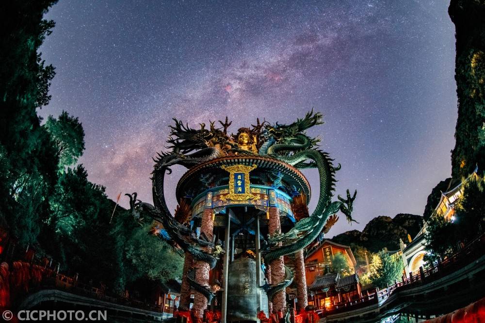 仰望天空:镜见中国绝美苍穹