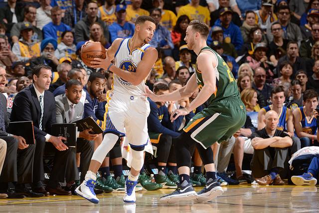 四巨头79分库里里程碑 勇士轻取爵士收获五连胜