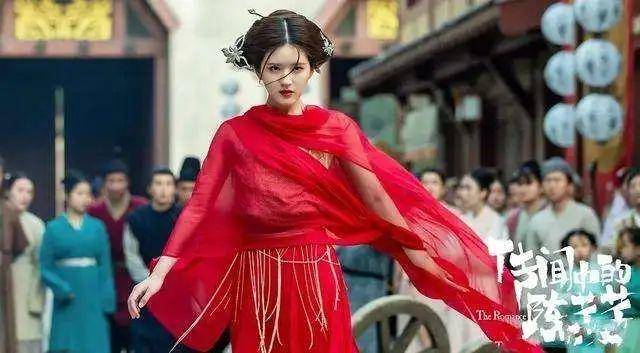曾演砸恩熙却靠陈芊芊走红!美女赵露思看好接班赵丽颖?