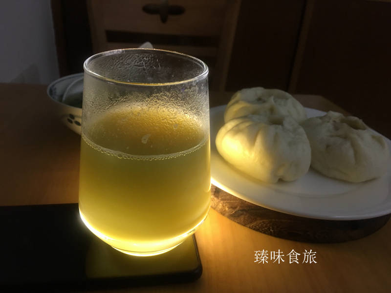 退休老两口晒晚餐,朋友:小日子太精致,酷暑天喝热汤都不用开火
