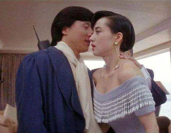 成龙出席赌王丧礼,传二人力追利智,港姐现身曾被四太赞理想儿媳