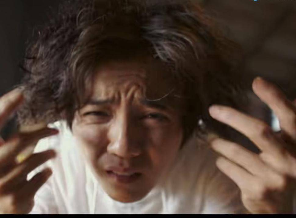《穿越火线》剧情有点弱,穿越有点扯,鹿晗毫无偶像包袱拼演技
