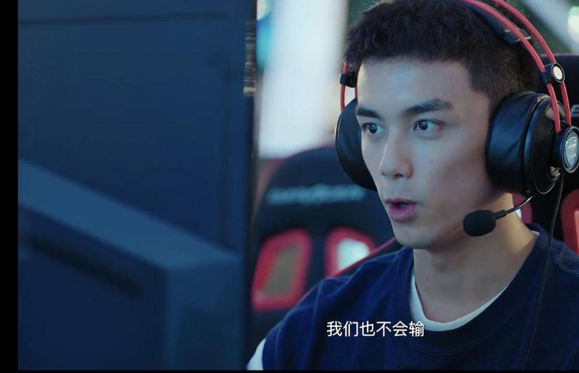 《穿越火线》剧情有点弱,穿越有点扯,鹿晗毫无偶像包袱拼演技