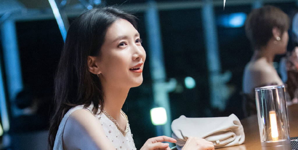 《三十而已》游轮戏惹争议,王漫妮遭遇的是爱情,还是渣男高手呢