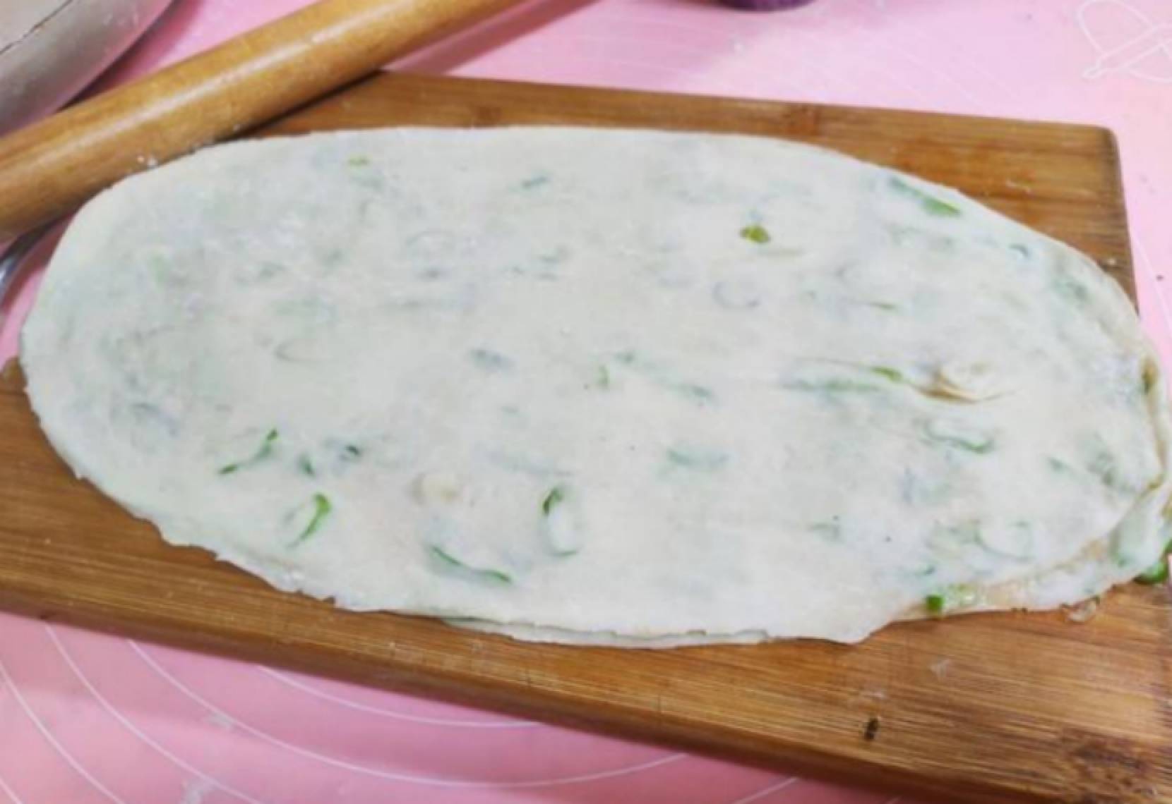 一种做法就能做出手抓饼和葱油饼,浓郁的葱香层层酥脆,超级好吃