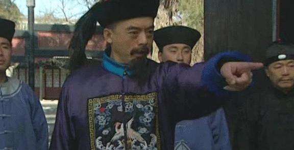 他是雍正的宠臣,却遭到了乾隆的极力批判,就连陵墓也被乾隆铲平