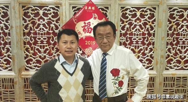 何云伟绘画作品被看好:售价超过5000元,比赵忠祥的还值钱