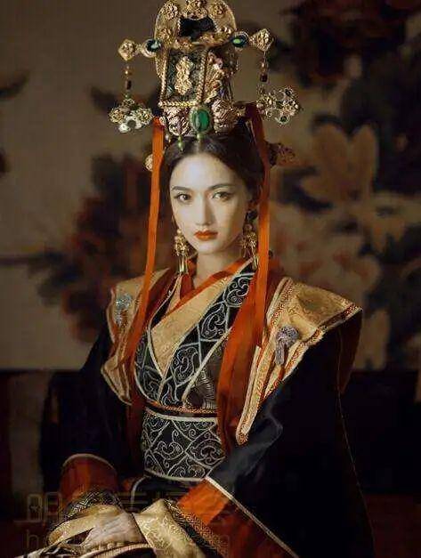 《延禧攻略》演青莲被凌辱惨死!方楚彤俏丽妩媚魅力足