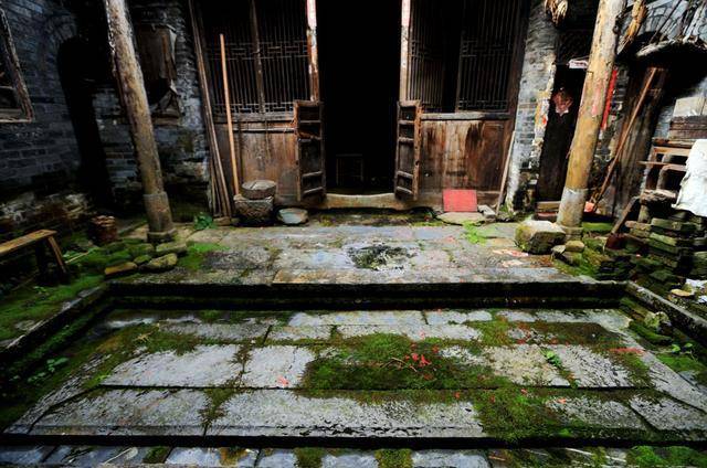 俗语:“家有滴泪屋,三年一场哭”