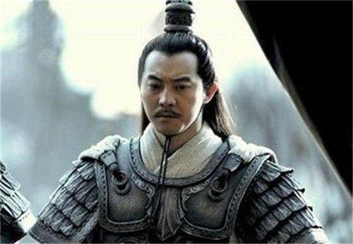 曹操最忌惮的4人,1位被曹操暗杀,1位差点干掉曹操,名字很耳熟