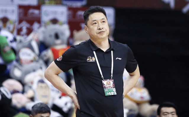 告别7人轮换!大外首秀真香广厦双核变三核 李春江终于可打富裕仗