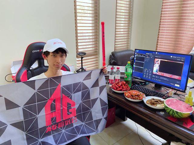 AG超玩会零封DYG,笑影表现不输队长,梦泪:操作简直离谱!