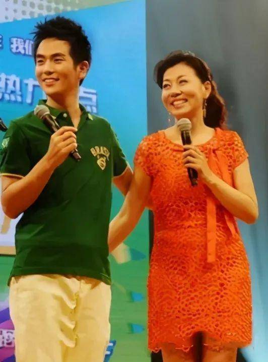 两版甄嬛传,郑晓龙的男3可以编惊鸿舞,陈凯歌的男2成了笑话