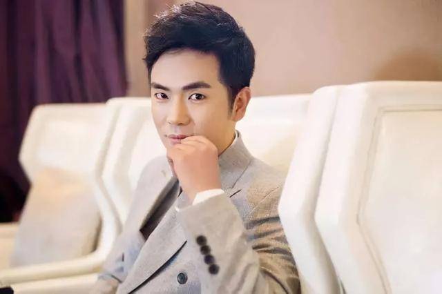 两版甄嬛传,郑晓龙的男3可以编惊鸿舞,陈凯歌的男2成了笑话