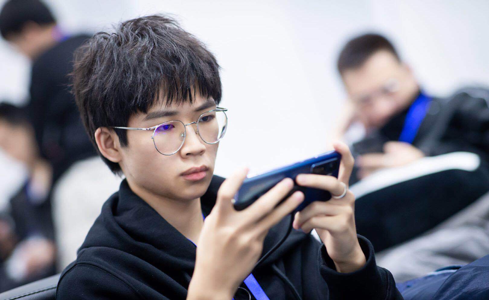 KPL:久诚人缘太差?比赛搞队友心态,网友:难怪没人和他玩