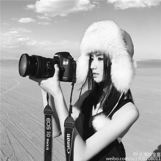 李亚鹏表白新女友,王菲的歌嗨翻全场,难忘前妻还是在蹭热度?