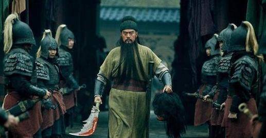 嘎子哥扮演关羽,自我感觉非常帅气,却被网友吐槽“最丑关羽”