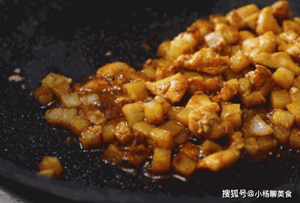 土豆搭配“它”炖一锅,原汁原味,太解馋了,吃再多也吃不够