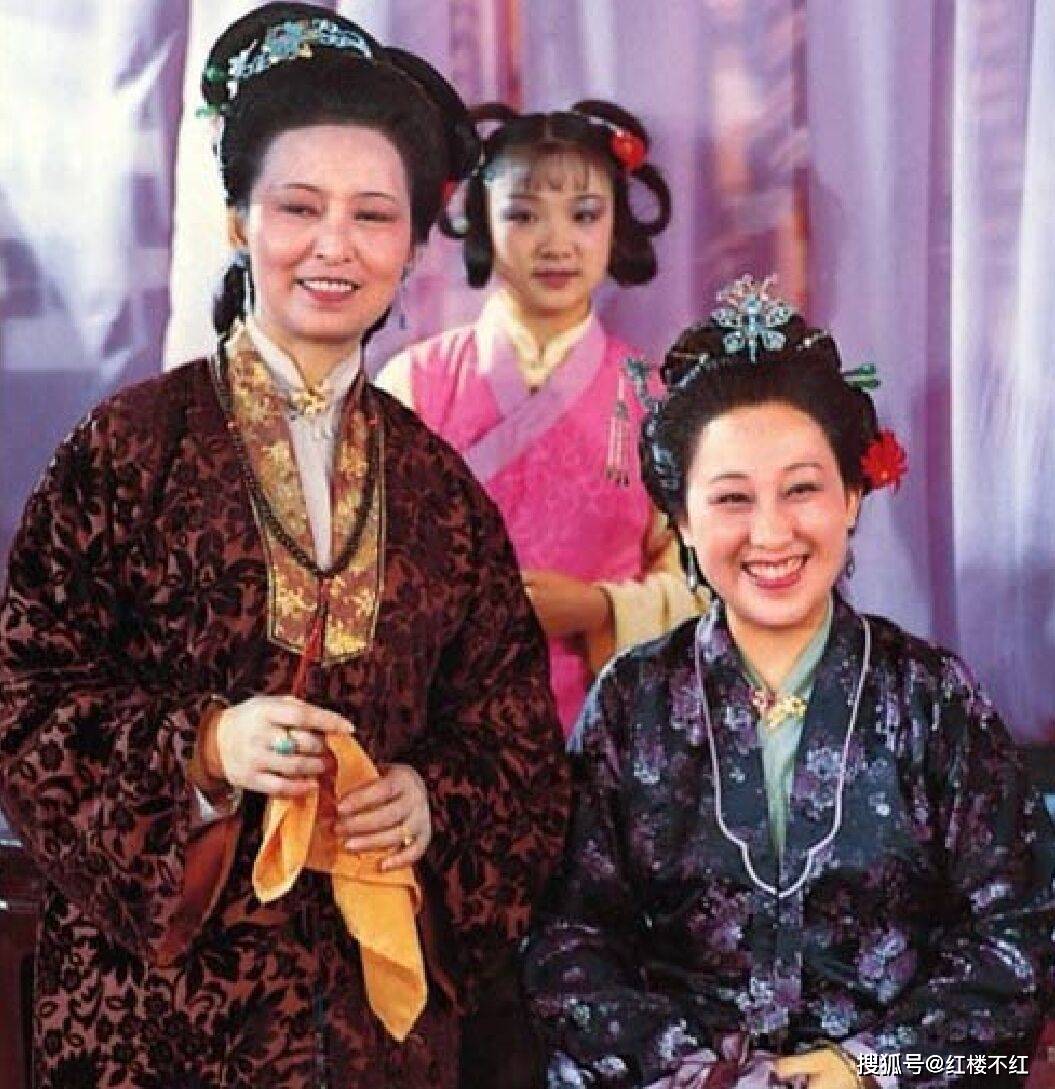 史湘云来贾府做客,为何不敢去王夫人屋里?薛宝钗冷眼看得最通透