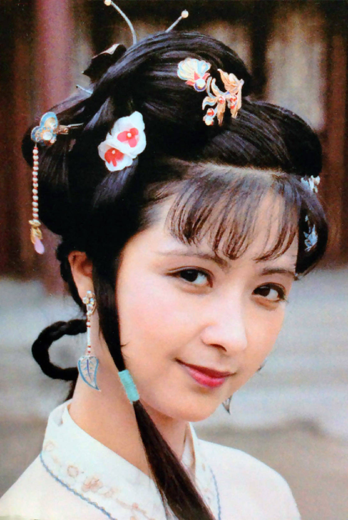 《红楼梦》里,凤姐为什么不把尤二姐扔在小花枝巷子?