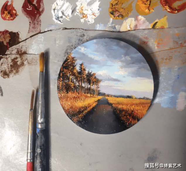 她在玻璃上重现15世纪画风,巴掌大的画面,让人看到油画之美