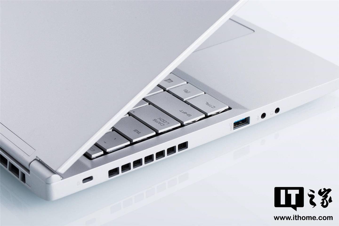 机械革命Umi Pro II笔记本评测:可以塞进包里的移动“游戏本