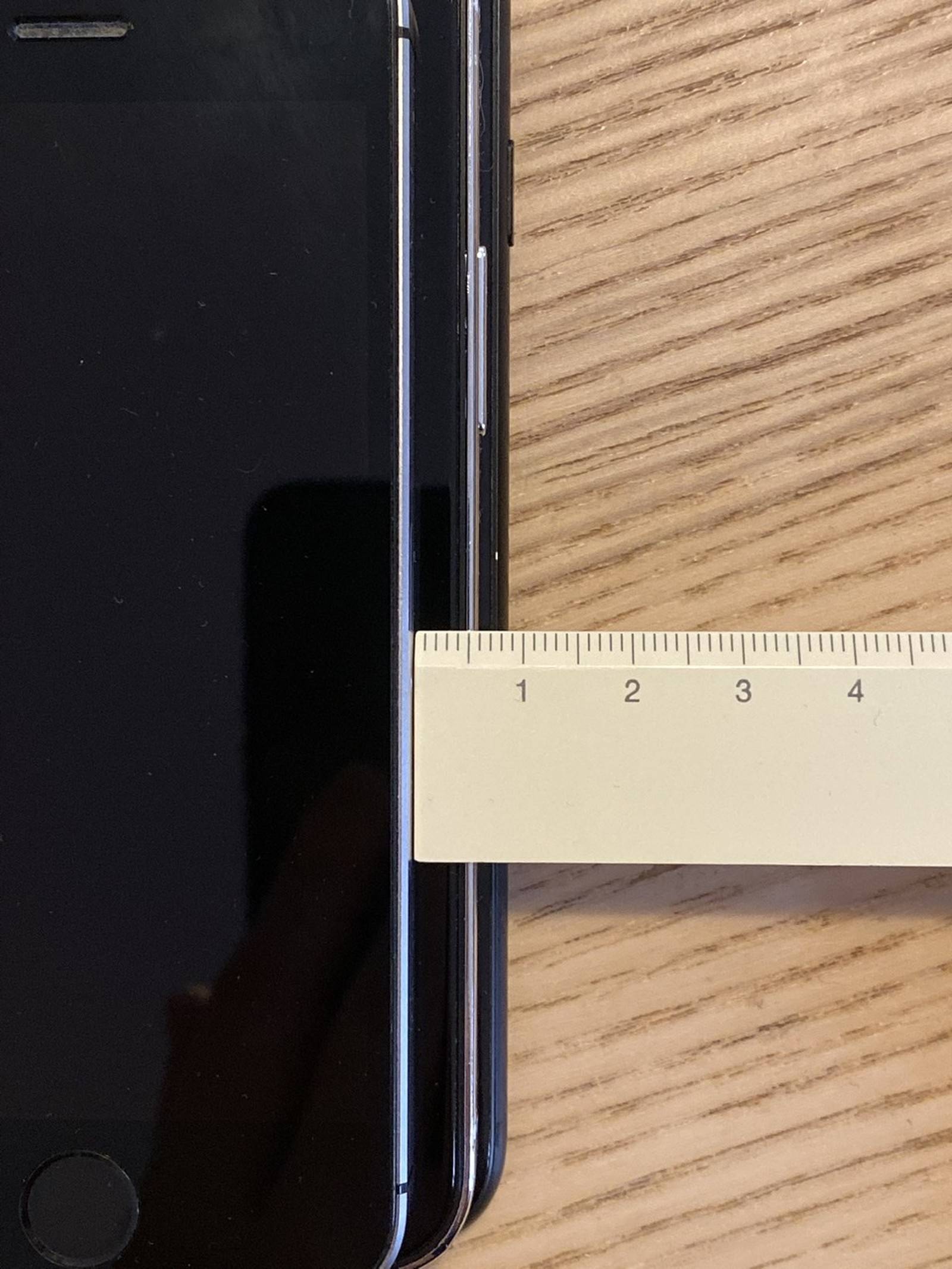 5.4英寸iPhone 12与iPhone SE\iPhone 7外观对比