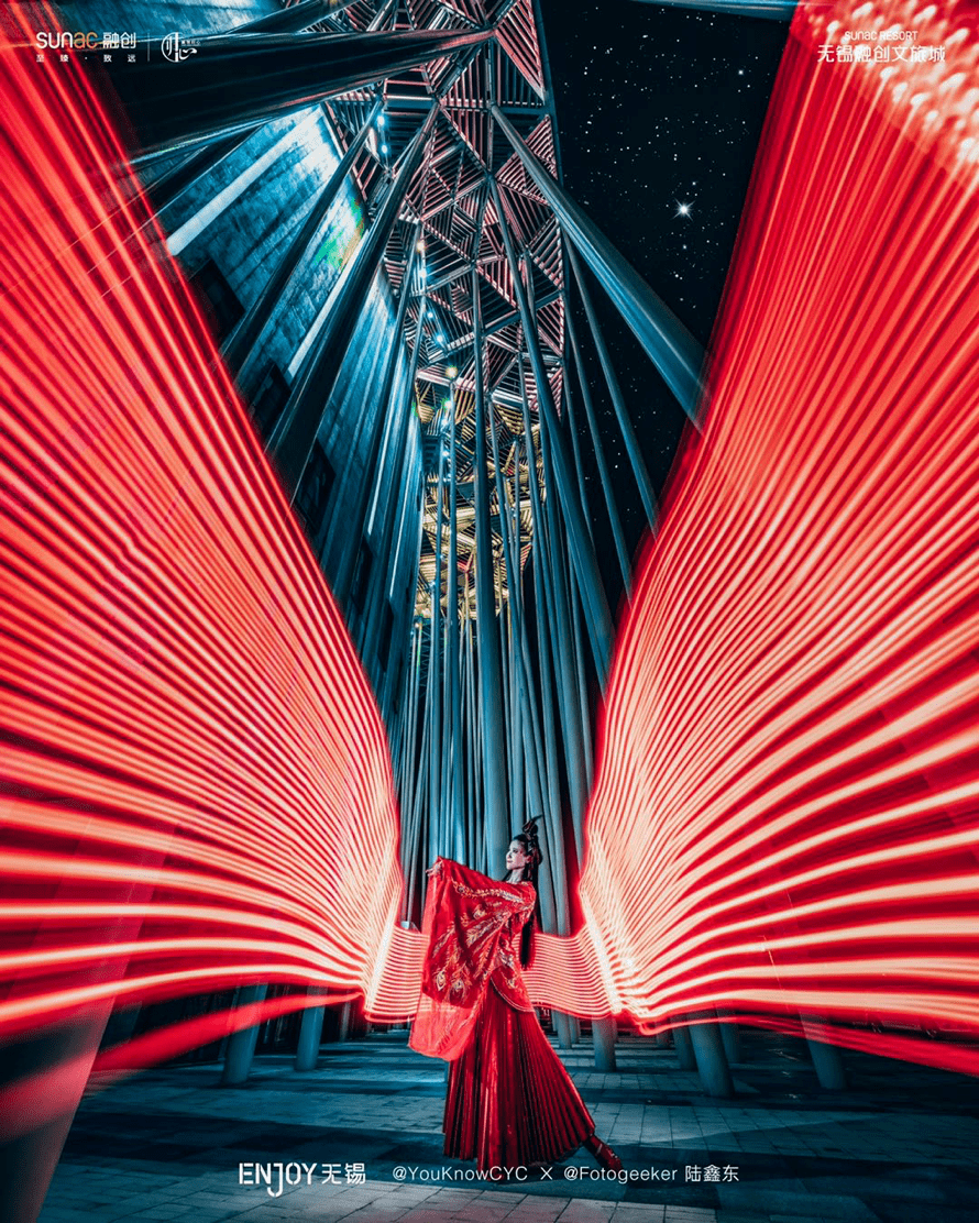我被太湖明珠的夜晚刷屏,可以很中国,也能很魔幻