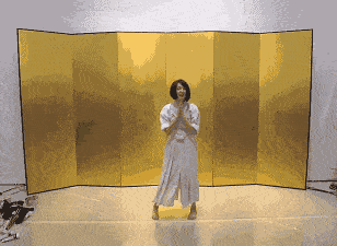 狂野少女”绘画堪比毕加索,8亿人看她作画,作品震惊整个国际画坛