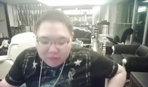 PDD面对300w观众消极游戏 观众居然不骂他!