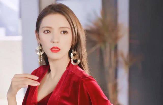 壁咚、摸头杀、霸道扑倒!狗粮成吨抛的《韫色过浓》甜到齁!
