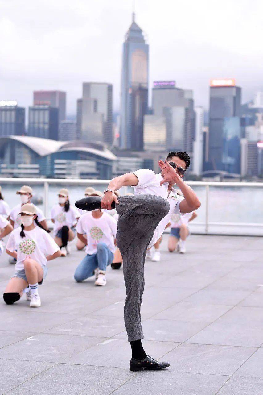 从网红到“天王嫂”,她也活出了自己的幸福