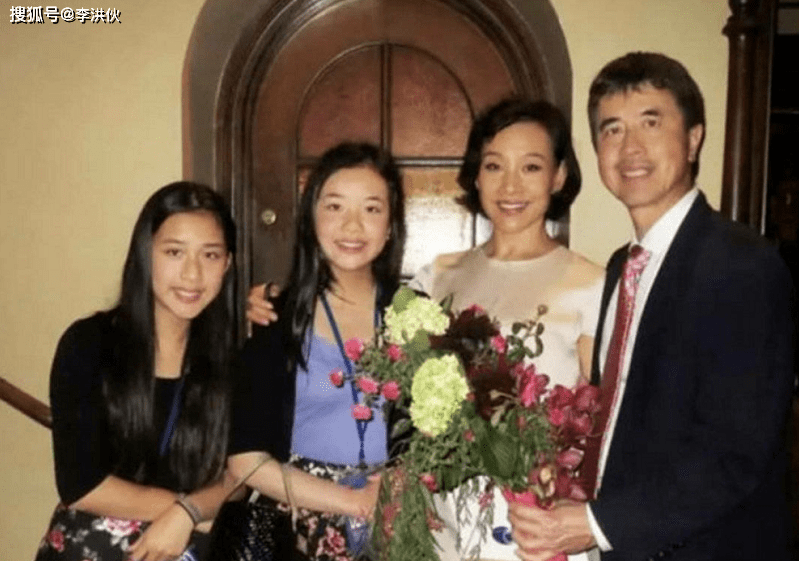 事业成功婚姻幸福,男神尊龙爱而不得的陈冲,有一事始终不被原谅