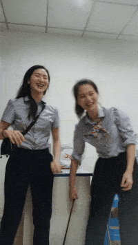搞笑GIF趣图:放不开?妹子过来,我教你呀!