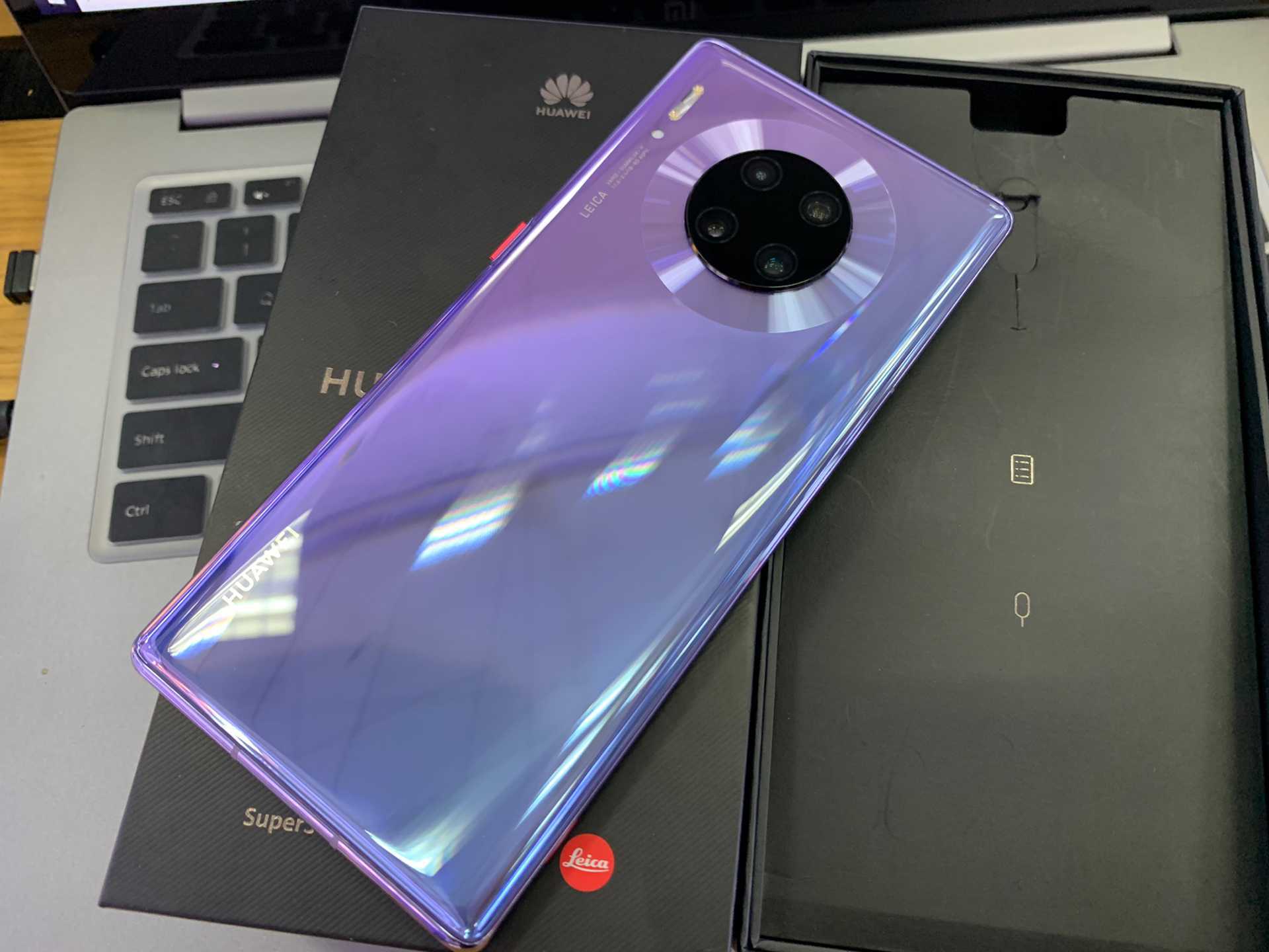 华为跳水王诞生,从6899跳水1940,瀑布屏+256GB!