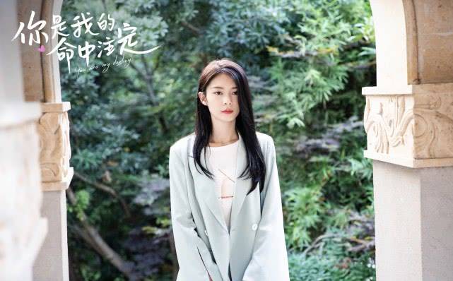 在新剧中出演女二号被夸,为角色去学芭蕾舞,我们可能低估了傅菁