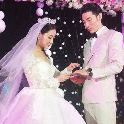 上节目自爆离婚,曾经的“冰雪薇甜”大姐,如今要靠自己翻红了?